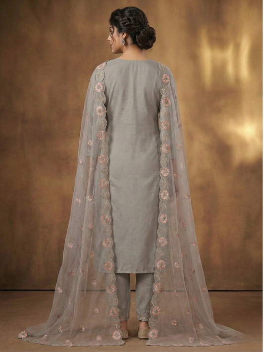 Women’s Grey Embroidered Kurta Pant Set with Net Dupatta | Plus Size 3XL-5XL